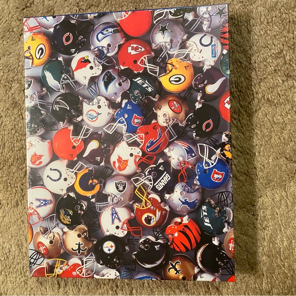 🧩 “Helmet Huddle”
Springbok Puzzle
NWT
500 pieces
Factory Sealed
